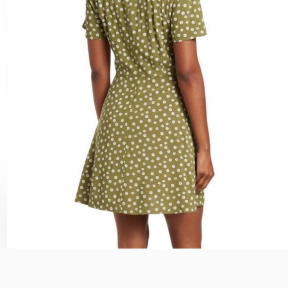 Nordstrom rack Abound Olive Green Vintaged Daisy Dress lightweight 1X - Picture 3 of 16
